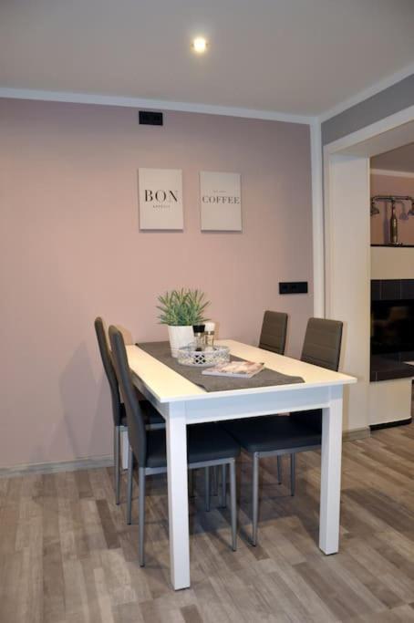 -Haus Am Waeldchen- Apartment Zehdenick Luaran gambar